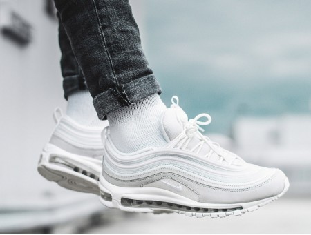 Celebrity Daughter Opens Up About Having Her Eye Color 4